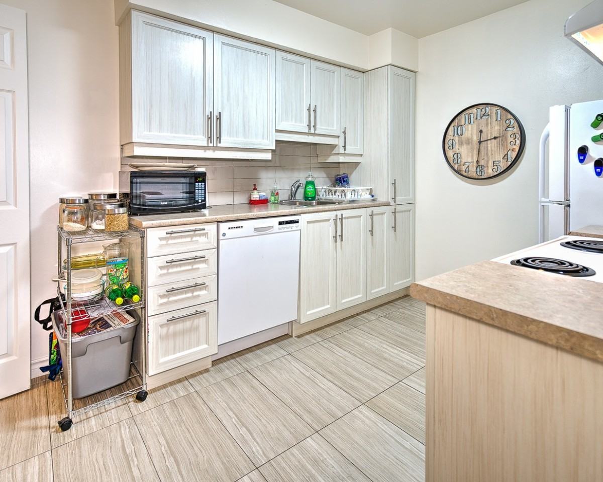 Beacon Hill Villa Apartments 110 Elgin Cres, Beaconsfield, QC H9W 2B4