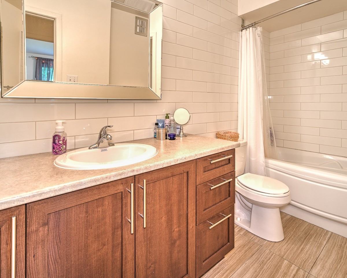 Beacon Hill Villa Apartments 110 Elgin Cres, Beaconsfield, QC H9W 2B4