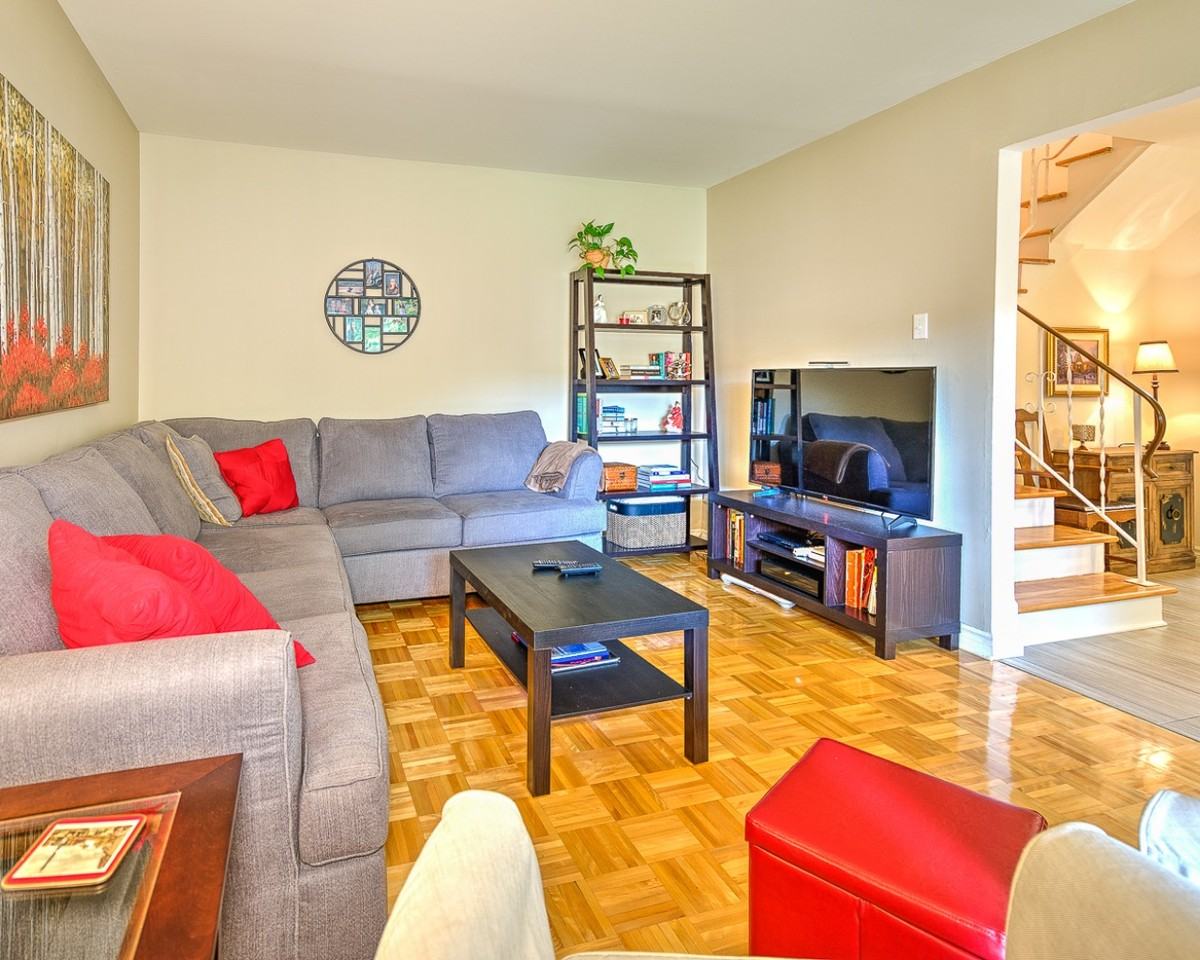 Beacon Hill Villa Apartments 110 Elgin Cres, Beaconsfield, QC H9W 2B4