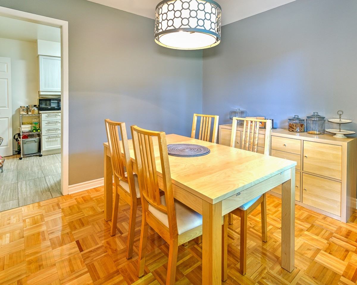 Beacon Hill Villa Apartments 110 Elgin Cres, Beaconsfield, QC H9W 2B4