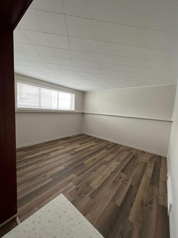 1635 Lacon St Apartments in Glenelm, Regina, SK S4N 1Z5 Zumper