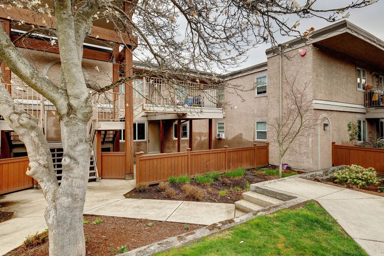 Quadra Village Apartments 2861 Quadra St, Victoria, BC V8T 4E5 Zumper