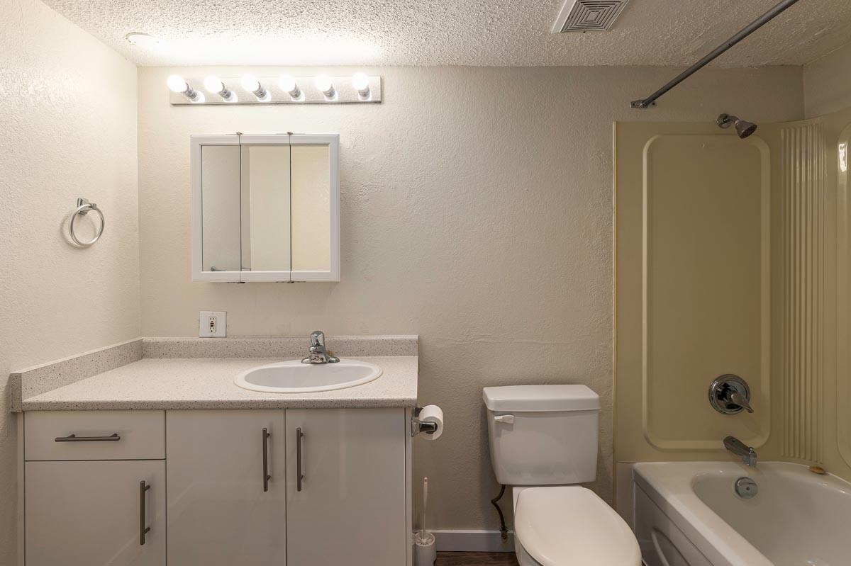 Highland Place Apartments 2600 Highland Blvd, Nanaimo, BC V9S 5G1 Zumper