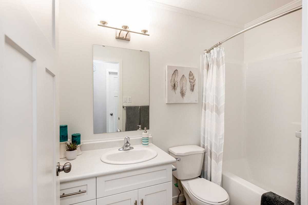 Plainsview Townhomes Apartments 1420 Silverleaf Blvd N, Regina, SK