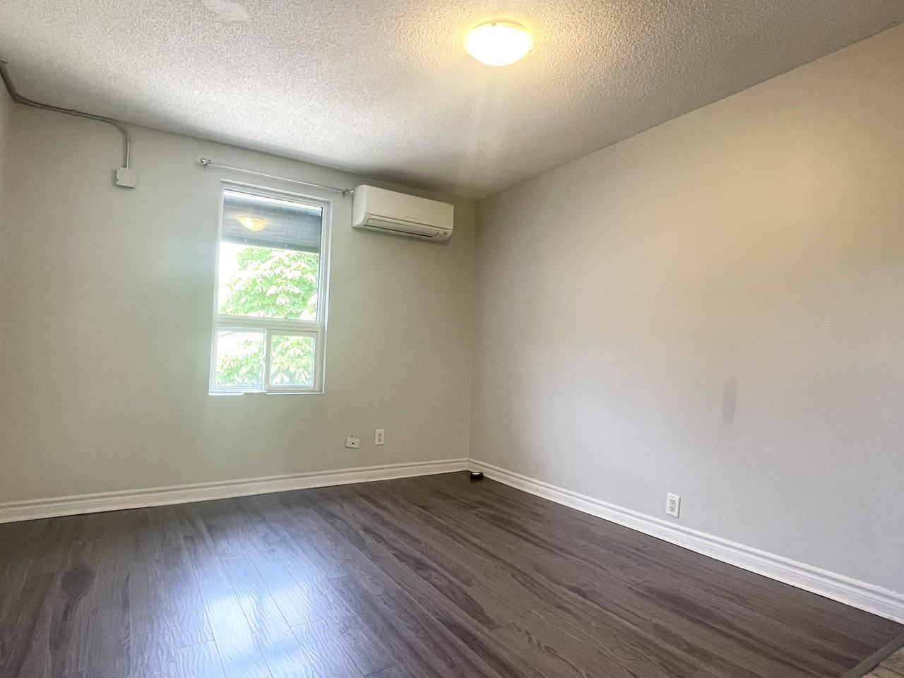 265 Emerald Street North, Hamilton, Ontario Apartments 265 Emerald St