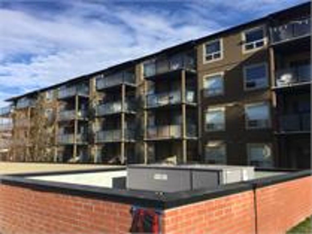 Amazing One Bedroom Condo Located In Hudson Village With Heated