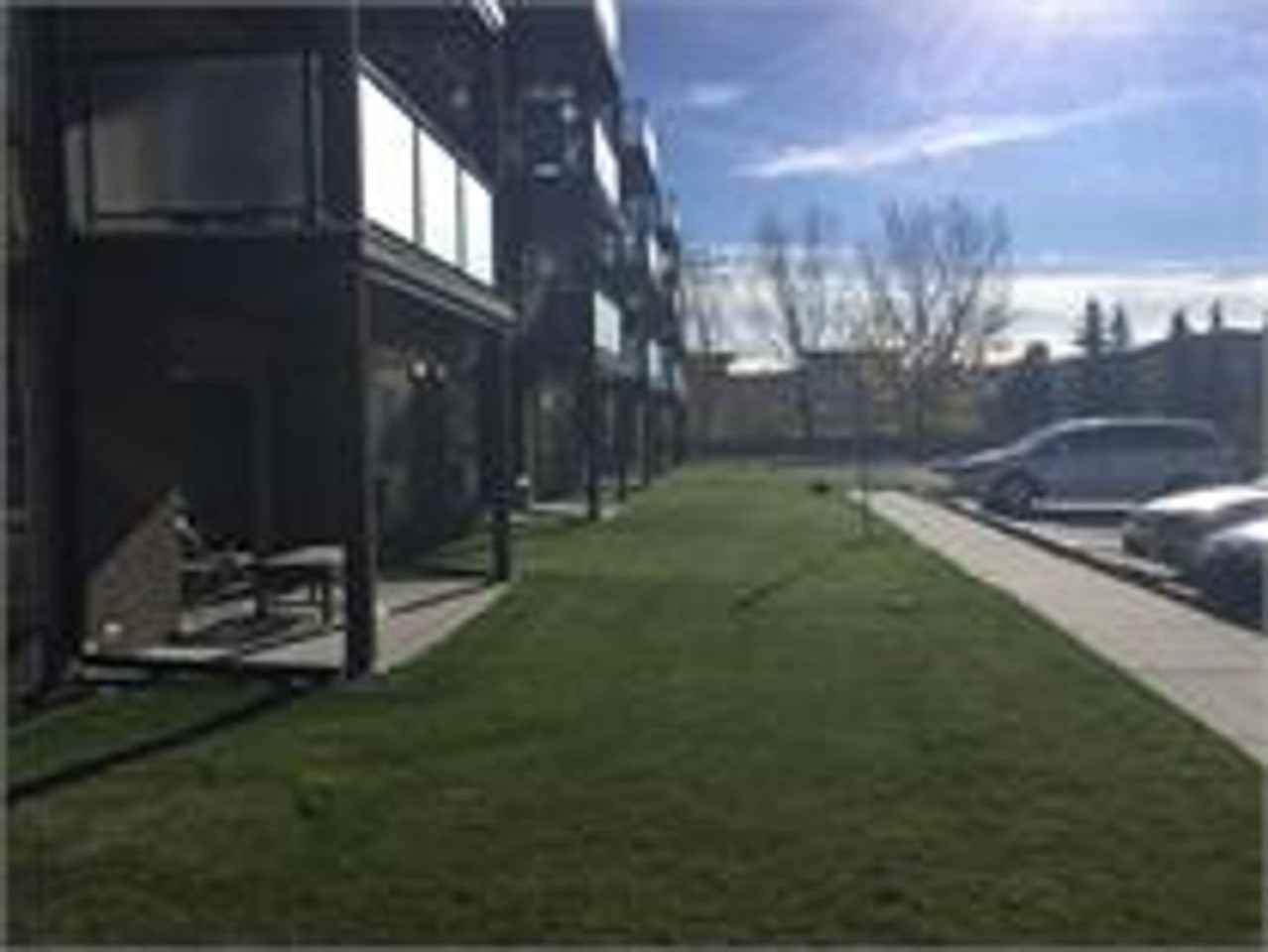 Amazing One Bedroom Condo Located In Hudson Village With Heated