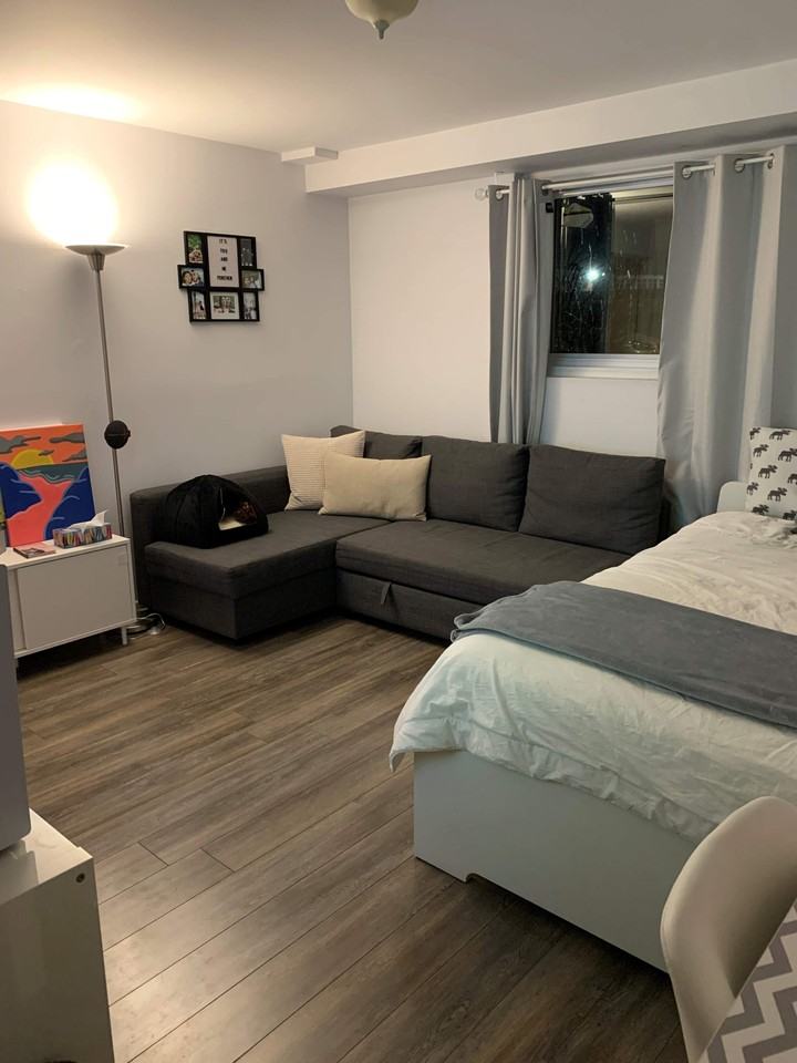 1 Rue Brown Apartments in SainteAnnDeBellevue, SainteAnnede