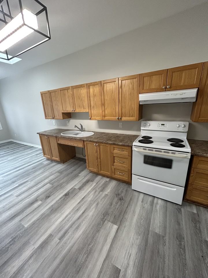 23 Province St. N. Apartments 23 Province St N, Hamilton, ON L8H 4H3