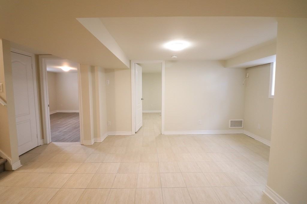 609 Mohawk Road East Apartments 609 Mohawk Rd E, Hamilton, ON L8V 2J8