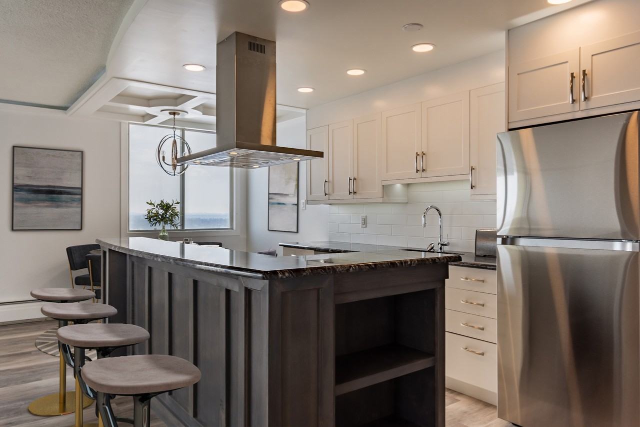 Signature Series at The Mayflower Apartments 11808 100 Ave Nw