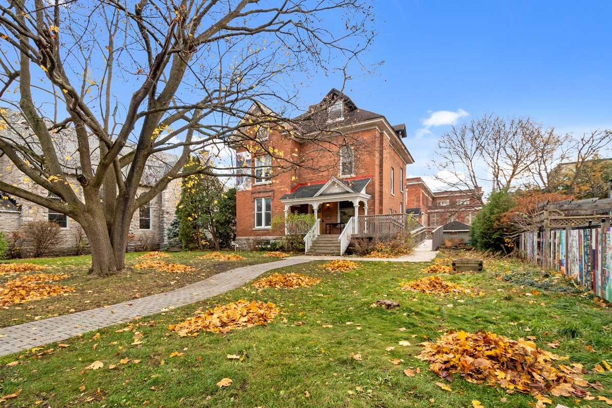 255 MacKay Street Apartments 255 Mackay St, Ottawa, ON K1M 2B6 Zumper