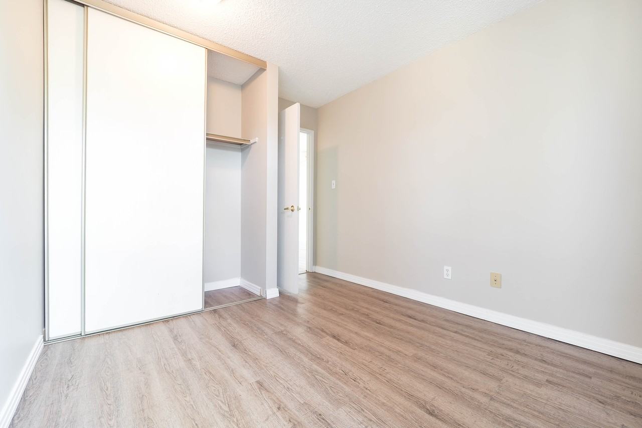 Blue Quill Gardens Apartments 12005 25 Ave Nw, Edmonton, AB T6J 4G6