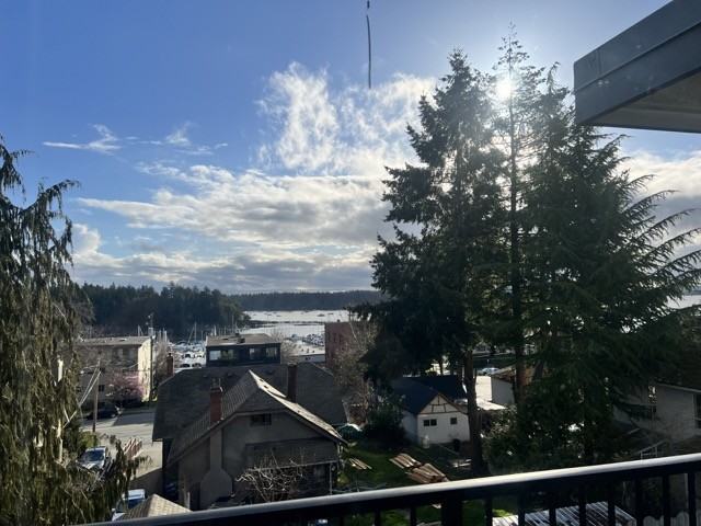 Surfside Apartments 130 Rosehill St, Nanaimo, BC V9S 1C8 Zumper