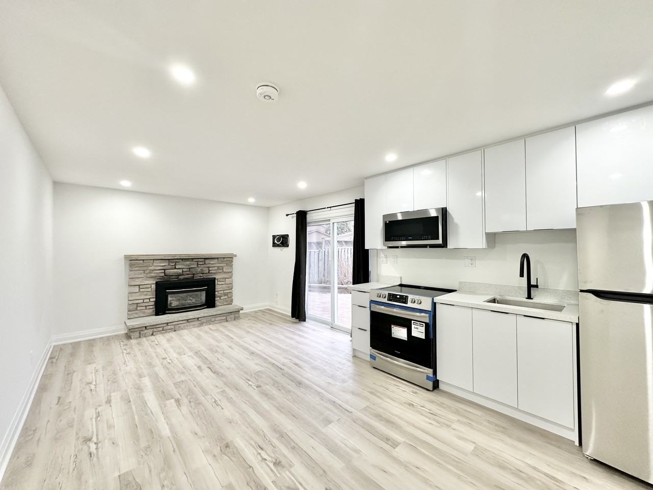 2291 Darcy St, Oshawa, Ontario Apartments 291 Darcy St, Oshawa, ON