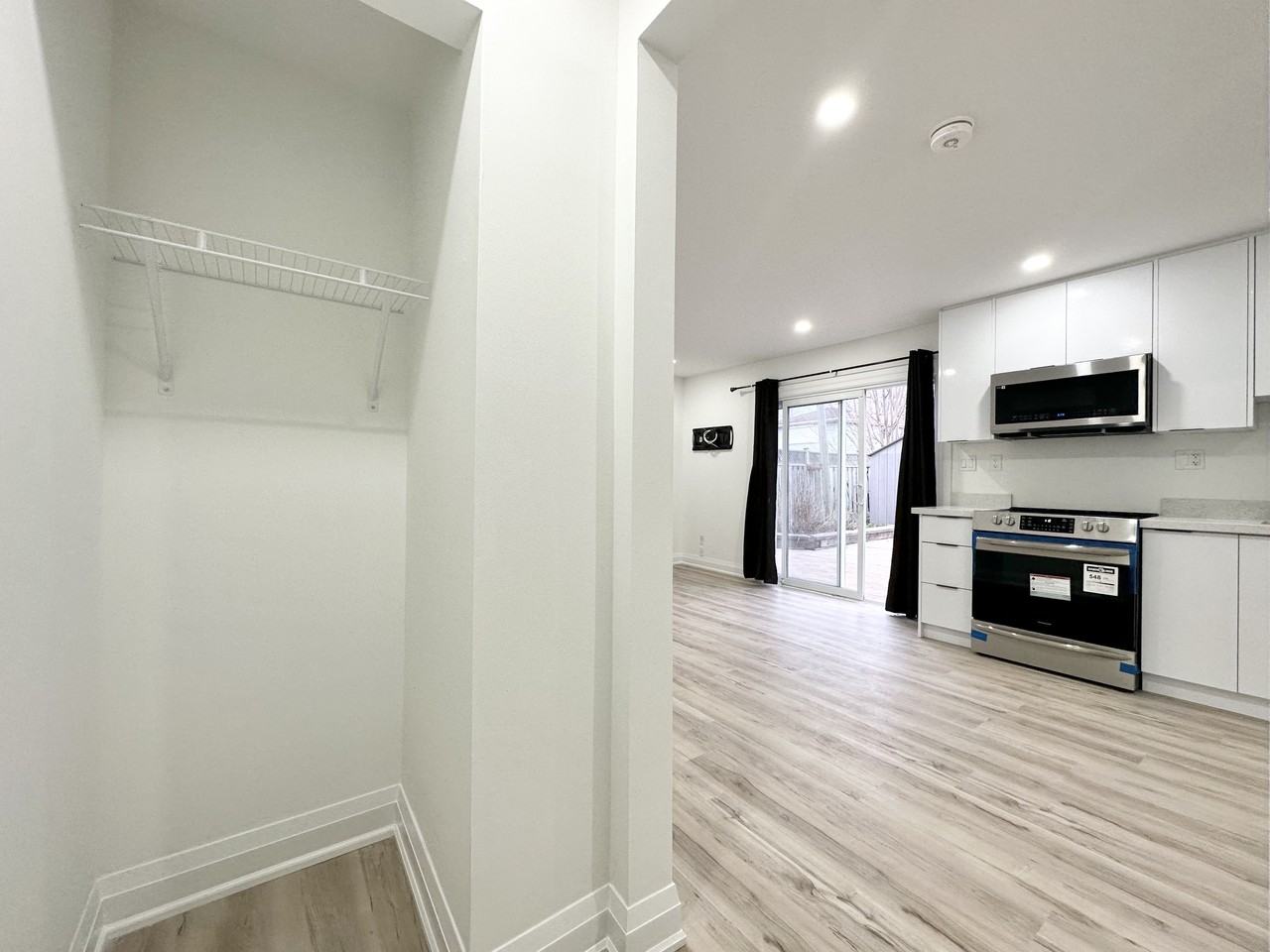 2291 Darcy St, Oshawa, Ontario Apartments 291 Darcy St, Oshawa, ON