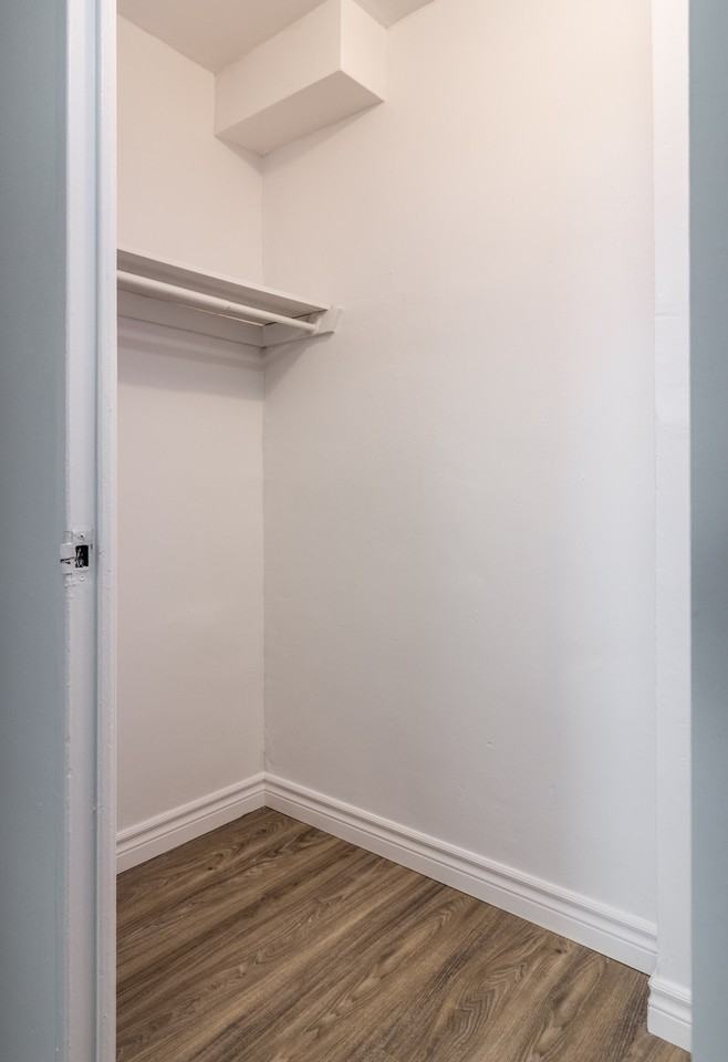 Westdale Apartments 1175 Dundas St W, Mississauga, ON L5C 1C7 Zumper