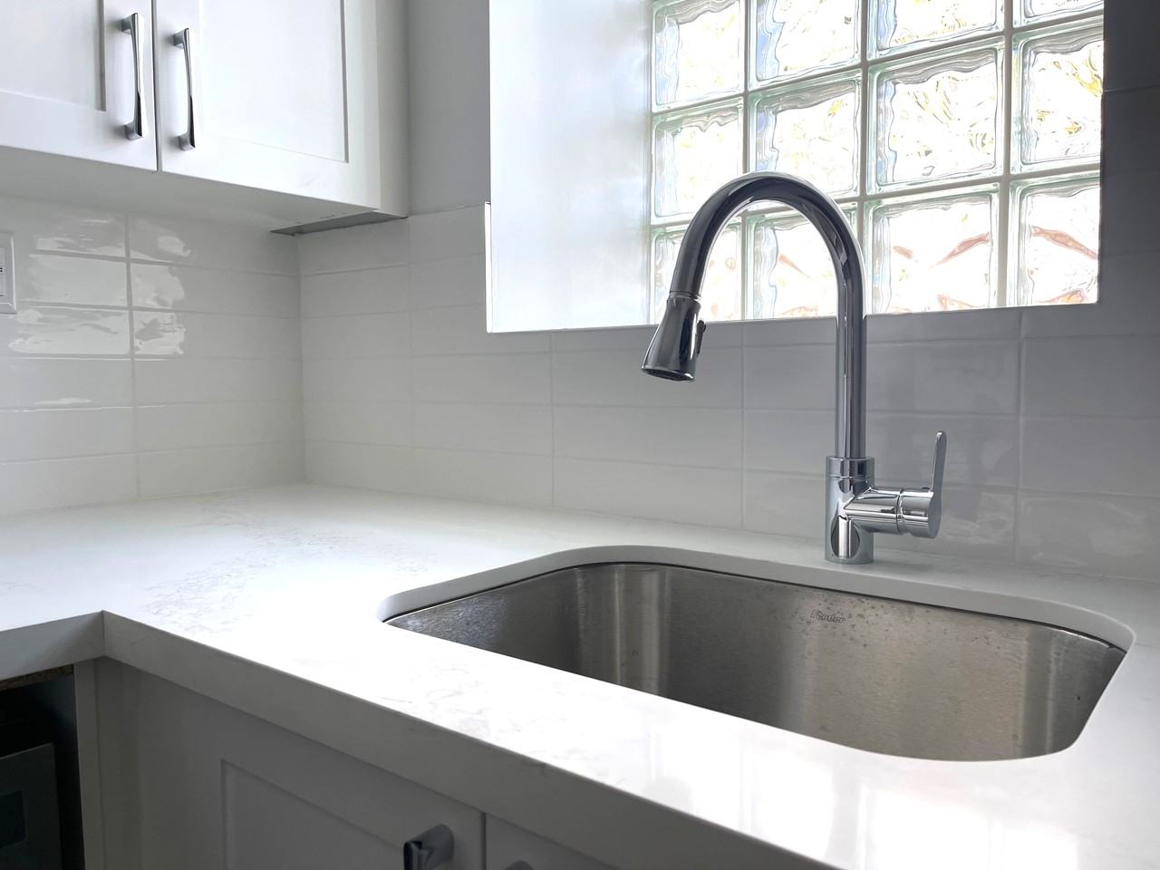 601 Dundas Street East Apartments 601 Dundas St E, Whitby, ON L1N 7B8