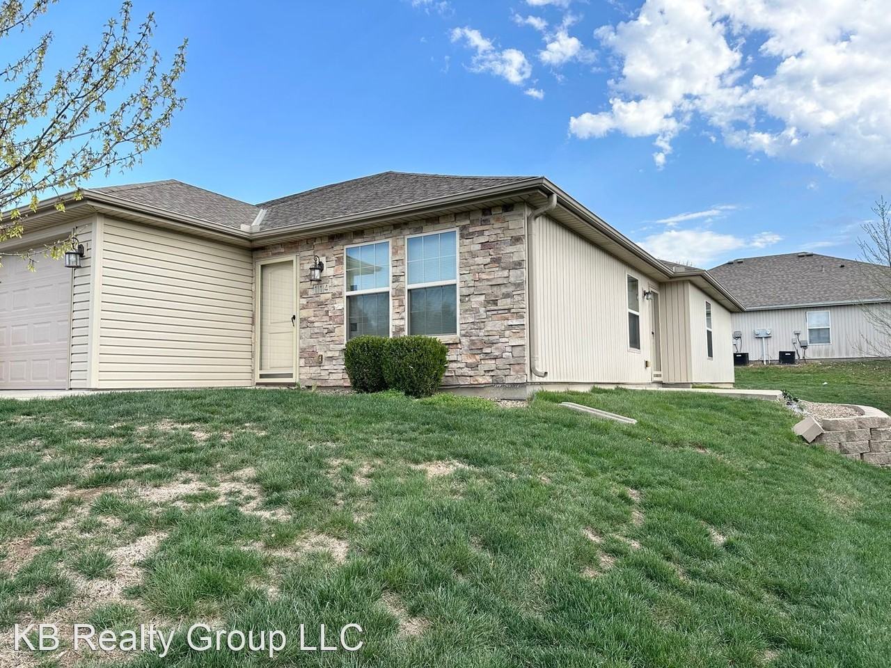 110114 SW Rose Garden Lane Apartments 110 Sw Rose Garden Ln, Blue