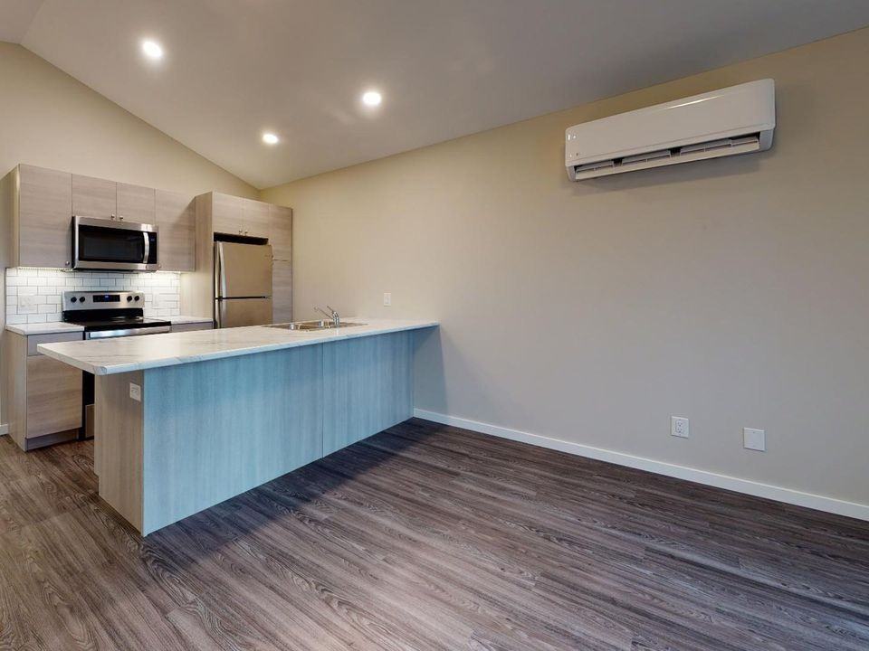 295a Arnold Avenue Apartments 295 Arnold Ave, Winnipeg, MB R3L 0W6