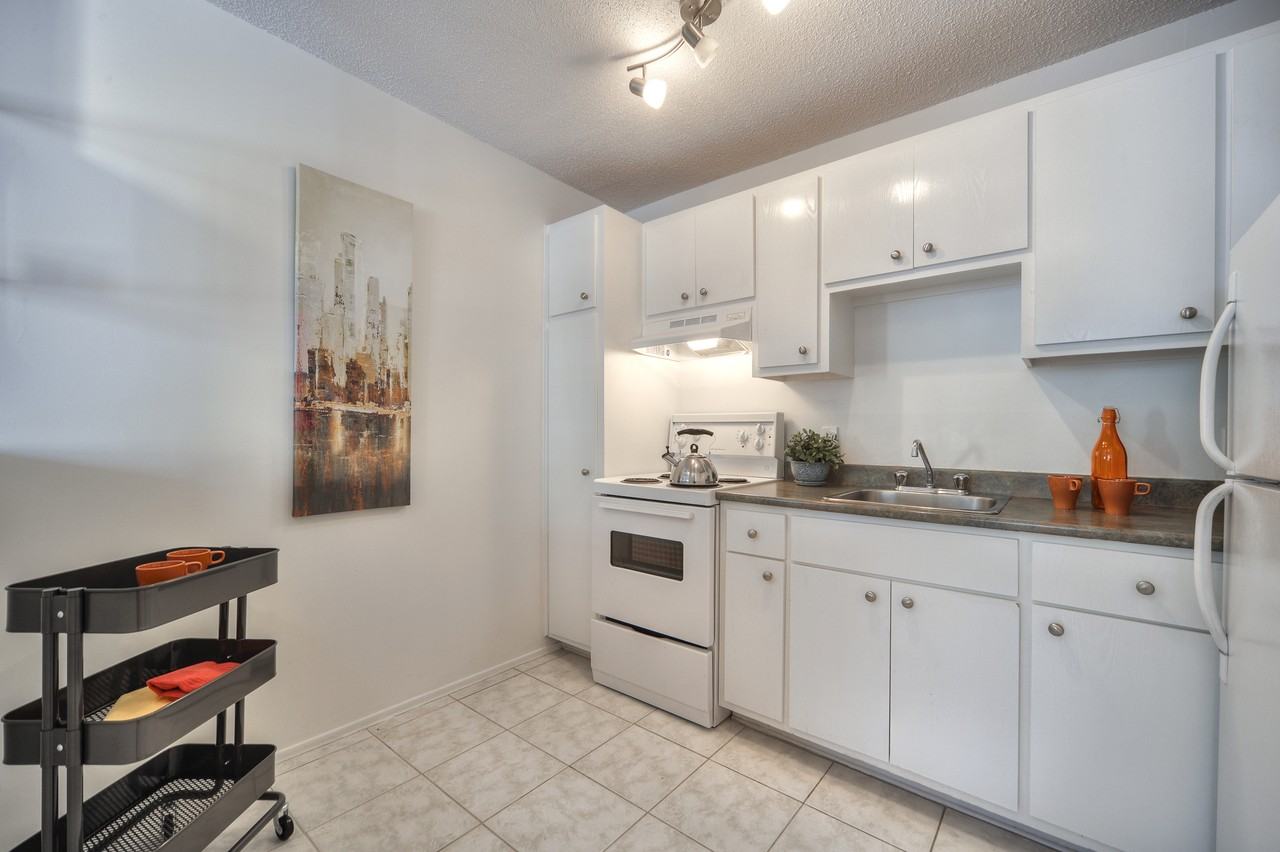 Villa SaintJean Apartments 4150 Boul SaintJean, DollardDes Ormeaux