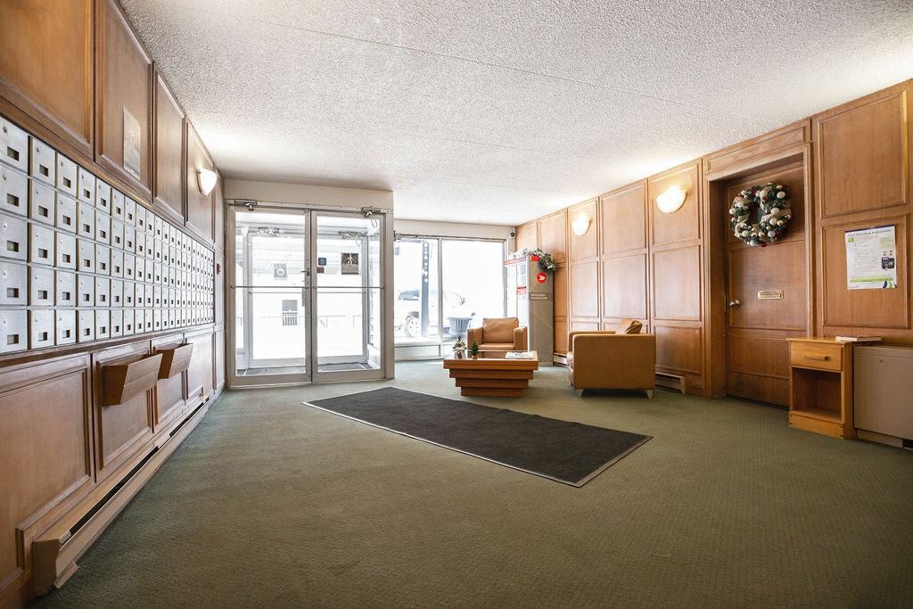 21 Roslyn Road Apartments 21 Roslyn Rd, Winnipeg, MB R3L 2S8 Zumper