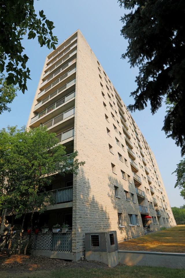 21 Roslyn Road Apartments 21 Roslyn Rd, Winnipeg, MB R3L 2S8 Zumper