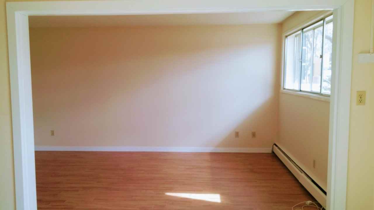 Leslie Ann Manor Apartments 10756 81 Ave Nw, Edmonton, AB T6E 1Y3