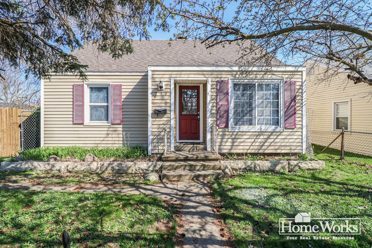 210 E Jefferson Blvd, Mishawaka, IN 46545 3 Bedroom House for 1,199