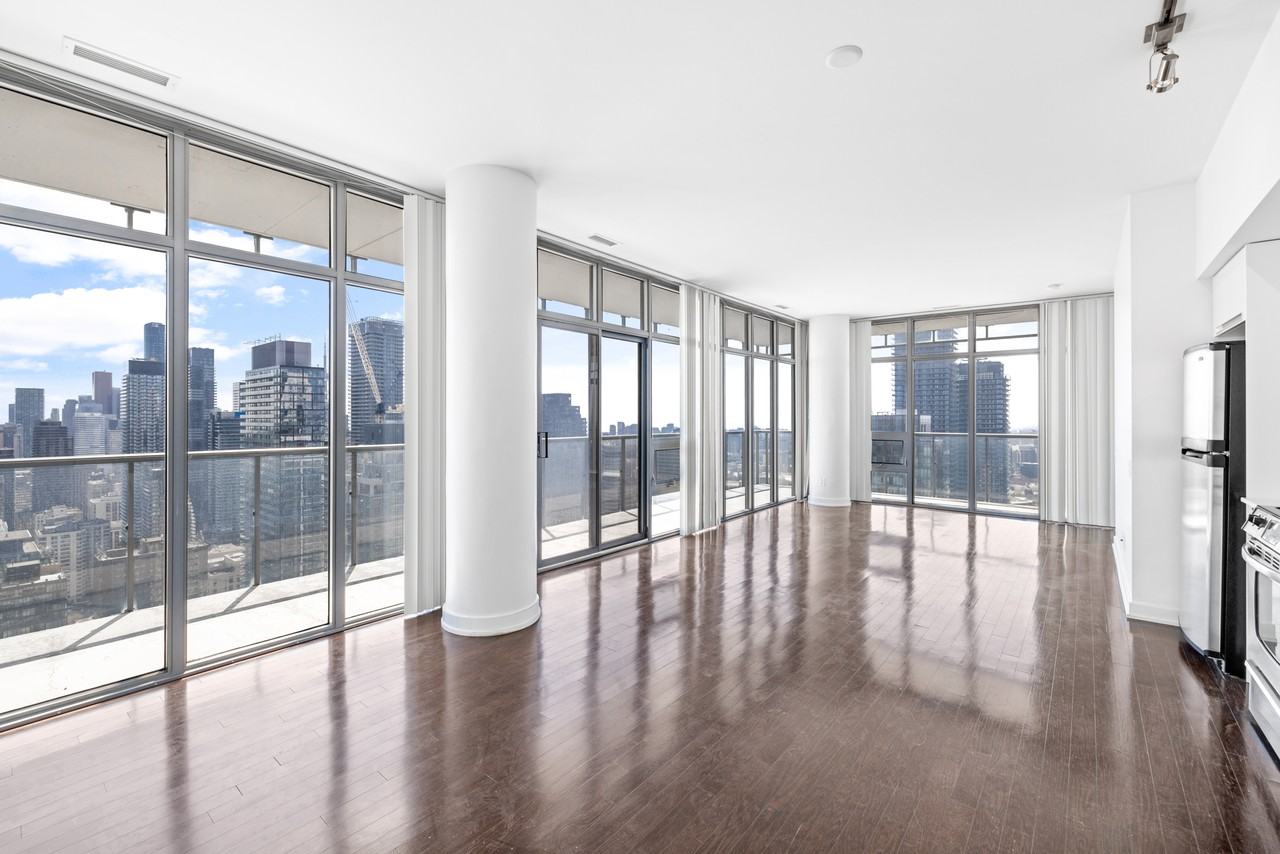 Yonge St & Charles St E, Toronto, ON M4Y 0B7 2 Bedroom Condo for 4,050