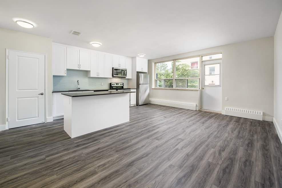 1301 Dundas Street W Apartments 1301 Dundas St W, Mississauga, ON L5C