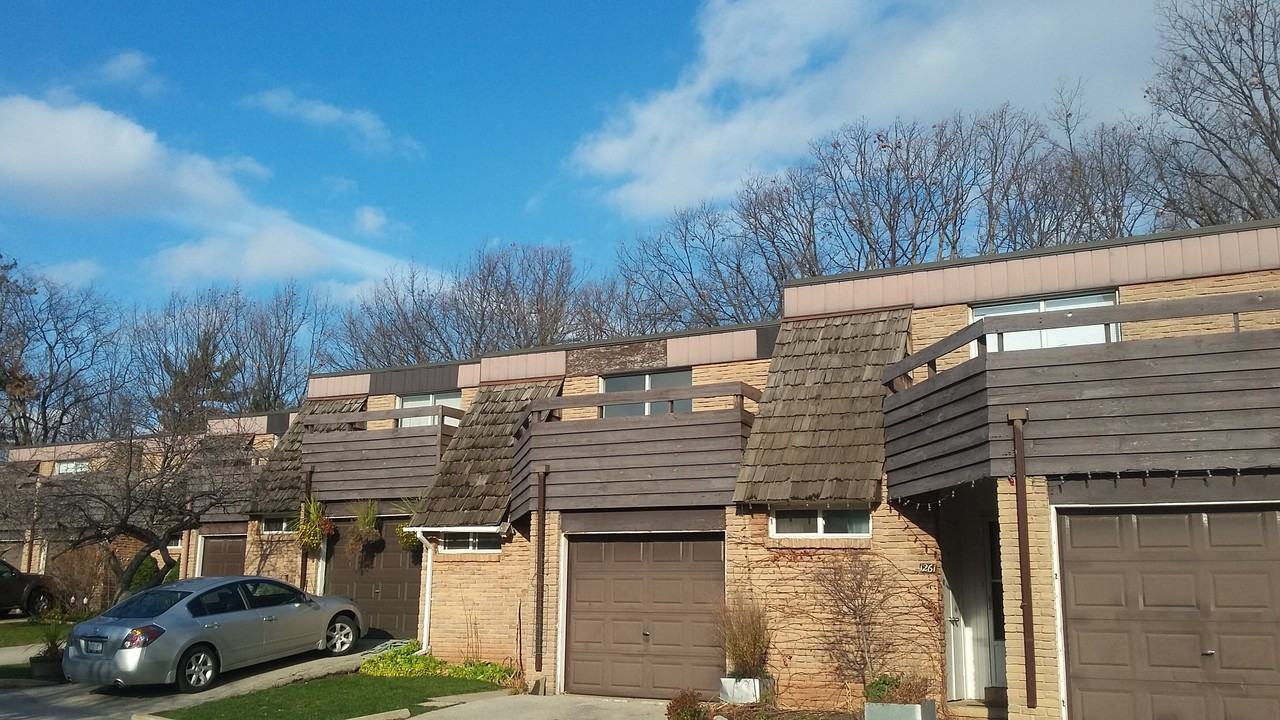 12311287 White Oaks & 392408 Eton Place, Oakville Apartments 1256 White Oaks Blvd && 301