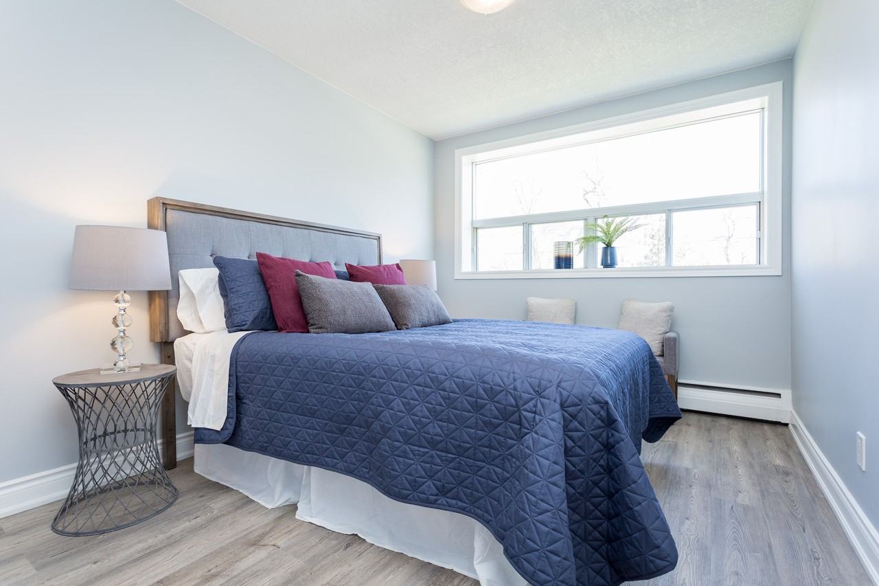 233 Mohawk Road East Apartments 233 Mohawk Rd E, Hamilton, ON L9A 2H5