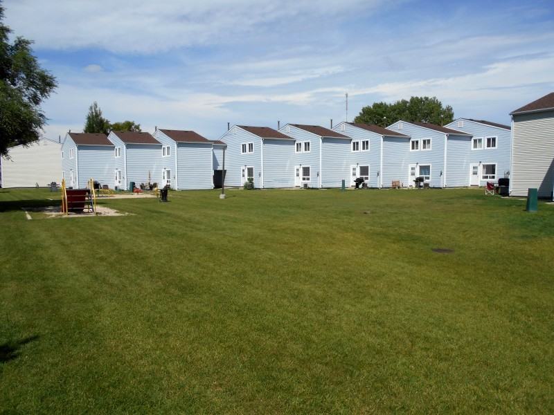 Wickham Park Apartments 100 Wickham Rd, Winnipeg, MB R2J 2L4 Zumper