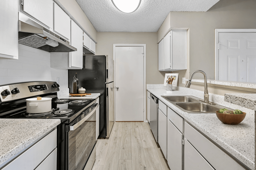 Westmoor Apartment Homes Apartments 7575 S Westmoreland Rd, Dallas