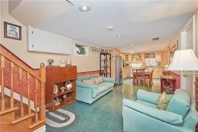 Cordella Avenue, Toronto, ONTARIO M6N 2J6 1 Bedroom Apartment for