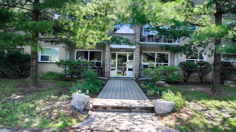 205 Lorraine Ave Apartments in Heritage Park, Kitchener, ON N2B 2N3