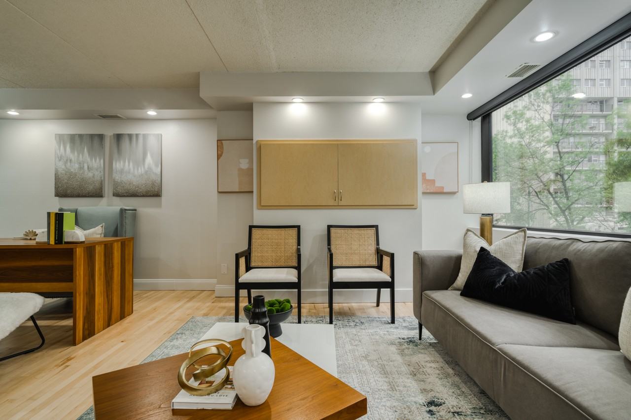 Hargrave Place Apartments 33 Hargrave St, Winnipeg, MB R3C 3T9 Zumper