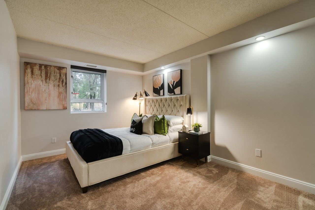 Hargrave Place Apartments 33 Hargrave St, Winnipeg, MB R3C 3T9 Zumper