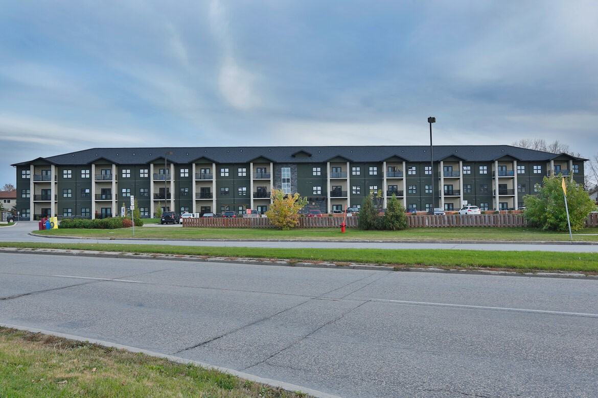 Tamarack Pointe Apartments 336 Warde Ave, Winnipeg, MB R2N 0H4 Zumper