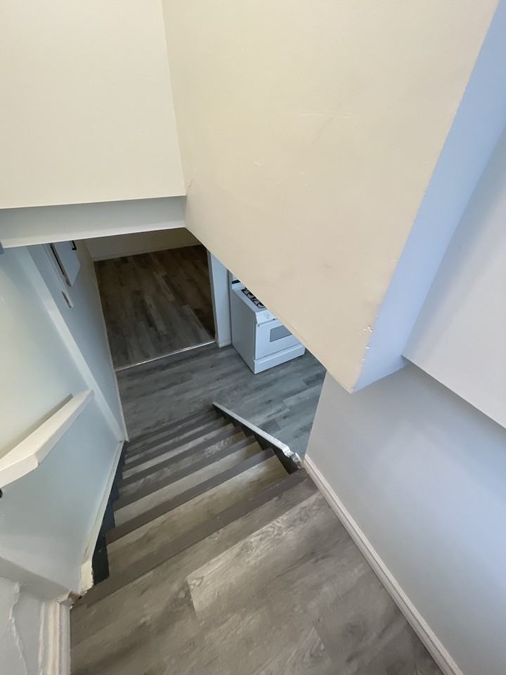 1059 Henry Ford Centre Dr Apartments in Ford City, Windsor, ON N8Y 2T4