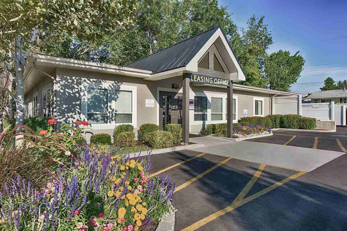 Country Lake Apartments 335 Woodlake Dr, Millcreek, UT 84107 Zumper