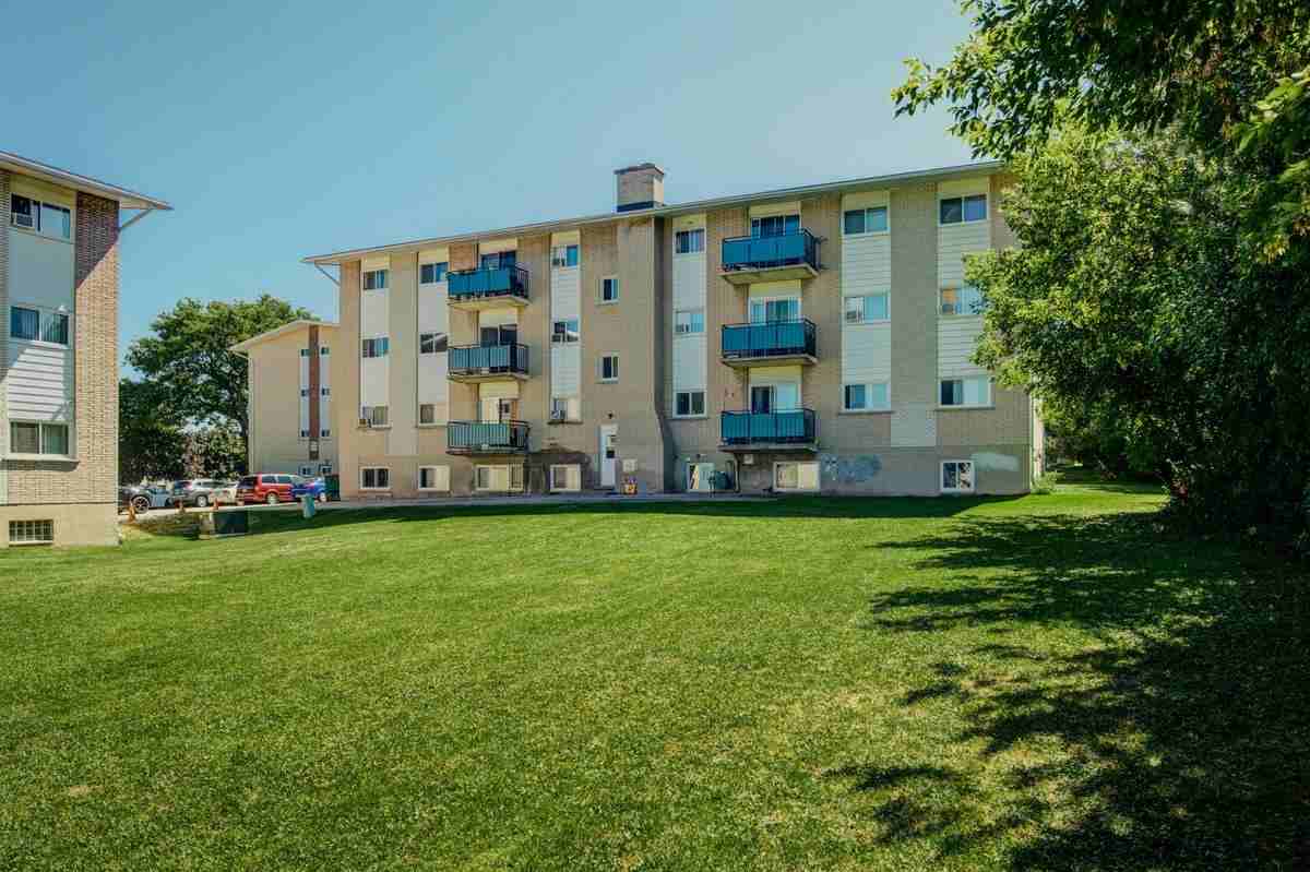 432462 Leinster Street Apartments in Woodstock, ON N4S 7G3 Zumper