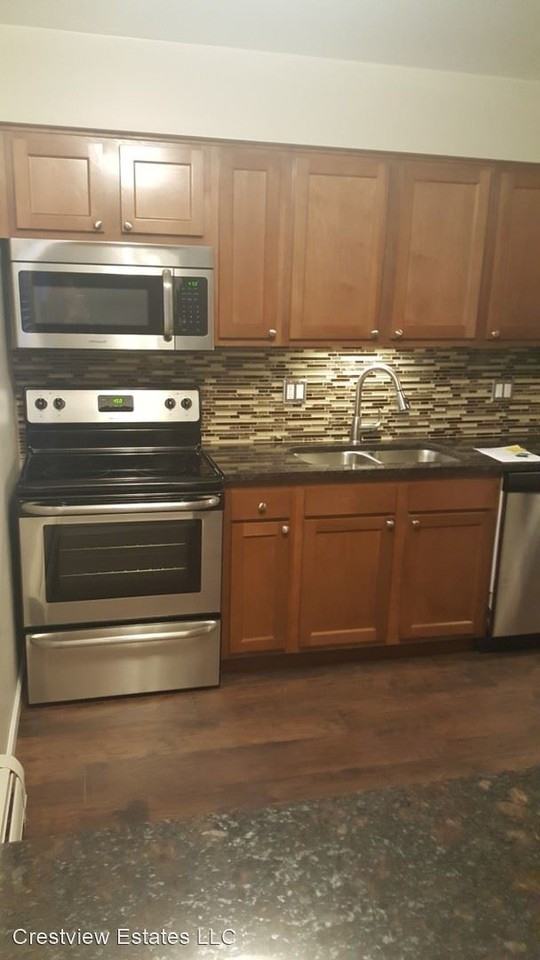 Colonial Apartments 1121 Poplar St, Fenton, MI 48430 Zumper