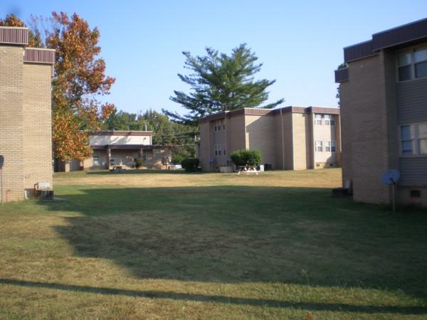 Hartland Place Apartments 800 Old Hickory Boulevard, Jackson, TN