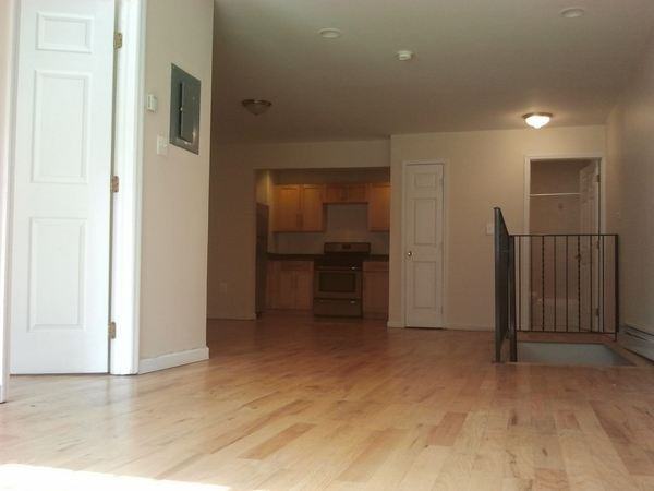 Fabulous 3 bedroom 2 bathroom Hart Street and Marcy Avenue w/ Washer