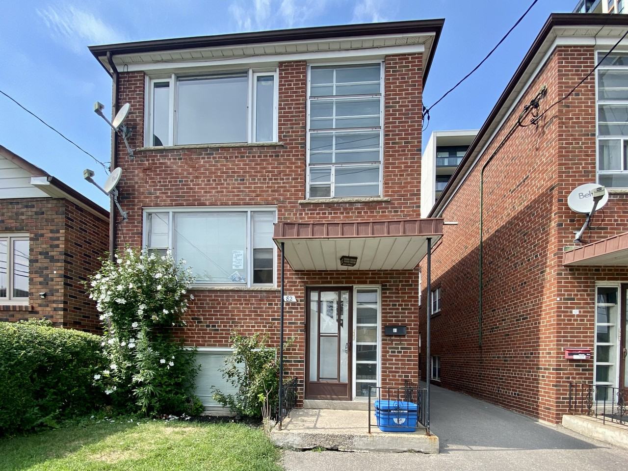 82 Lanark Ave, Toronto, ON M6E 2G4 2 Bedroom House for 2,300/month