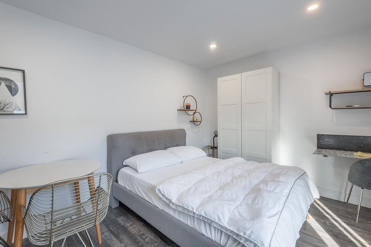 2020 SaintDenis Apartments 2020 Rue SaintDenis, Montréal, QC H2X