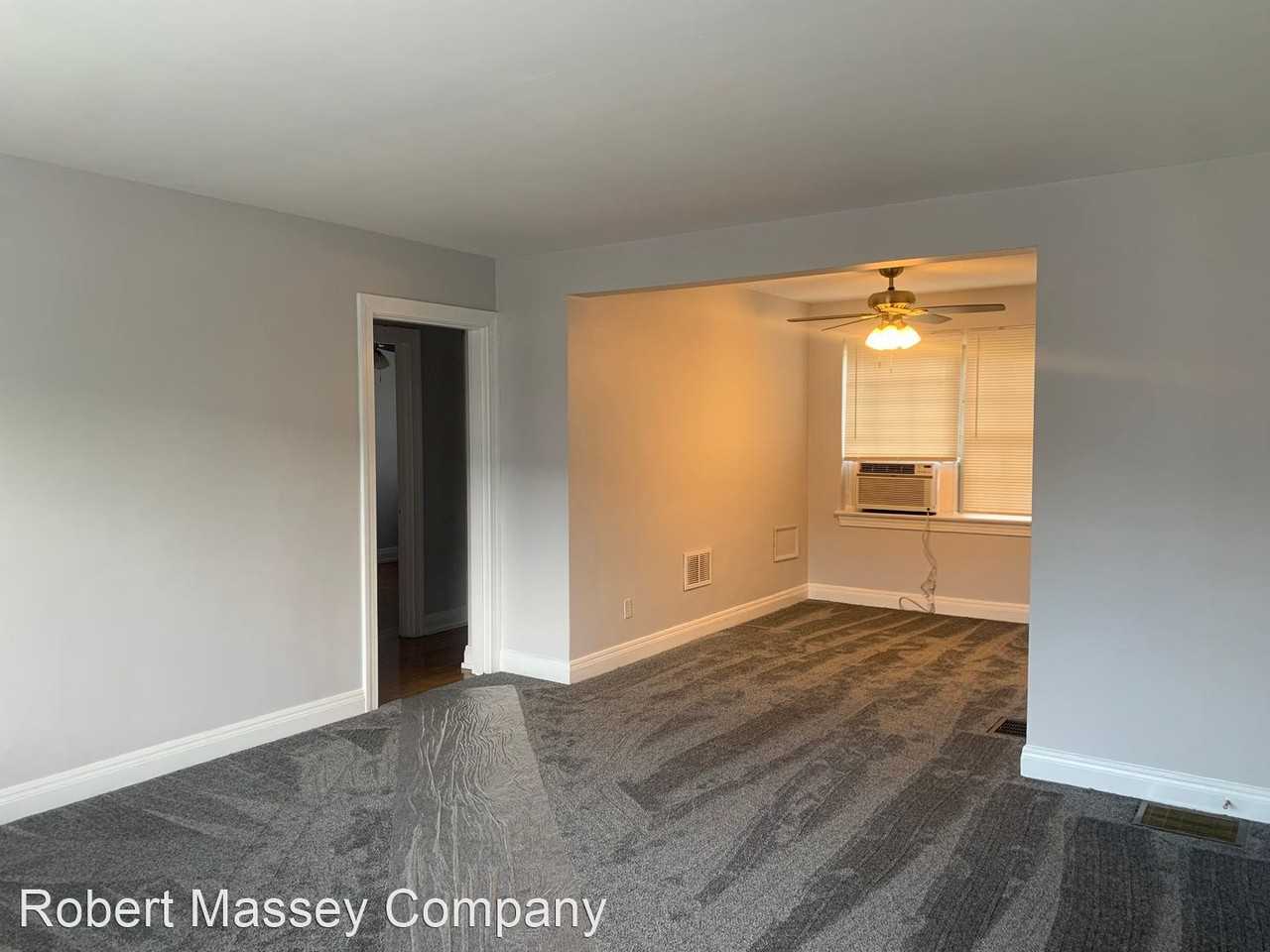 2079 Douglass Blvd Apartments in Highlands Douglass, Louisville, KY