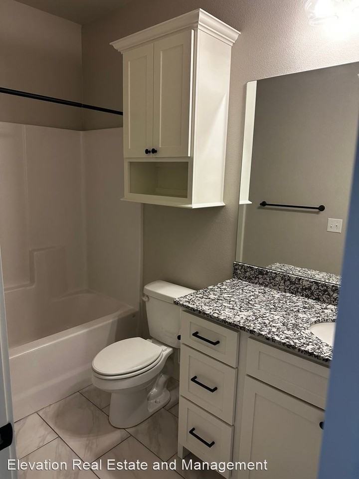 1907 E Endura Park Dr, Siloam Springs, AR 72761 3 Bedroom House for 1,600/month Zumper